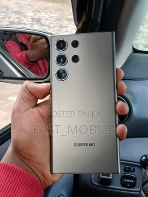 Photo - Samsung Galaxy S23 Ultra 512 GB Gold