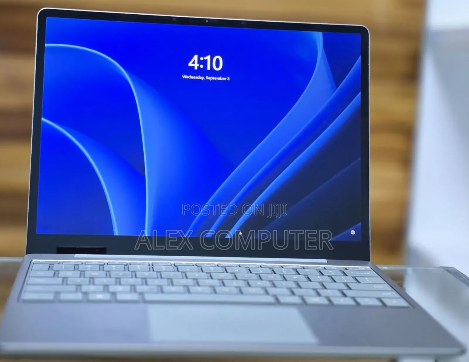 New Laptop Microsoft Surface 8GB Intel Core i5 SSD 256GB