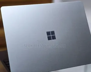 New Laptop Microsoft Surface 8GB Intel Core i5 SSD 256GB