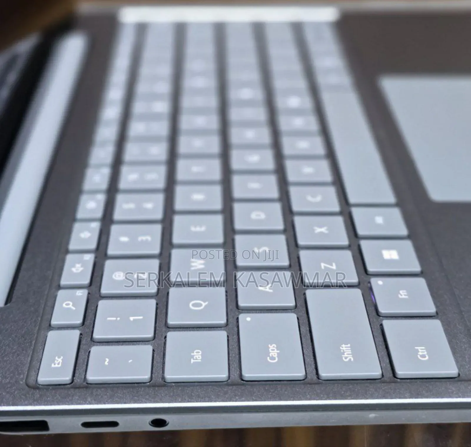 New Laptop Microsoft Surface 8GB Intel Core i5 SSD 256GB