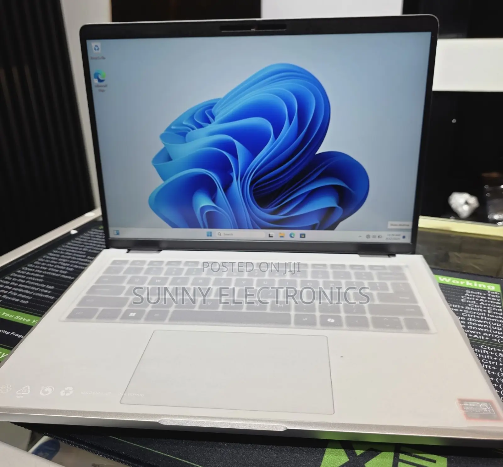 New Laptop Dell Pro 14 32GB AMD Ryzen 7 SSD 512GB
