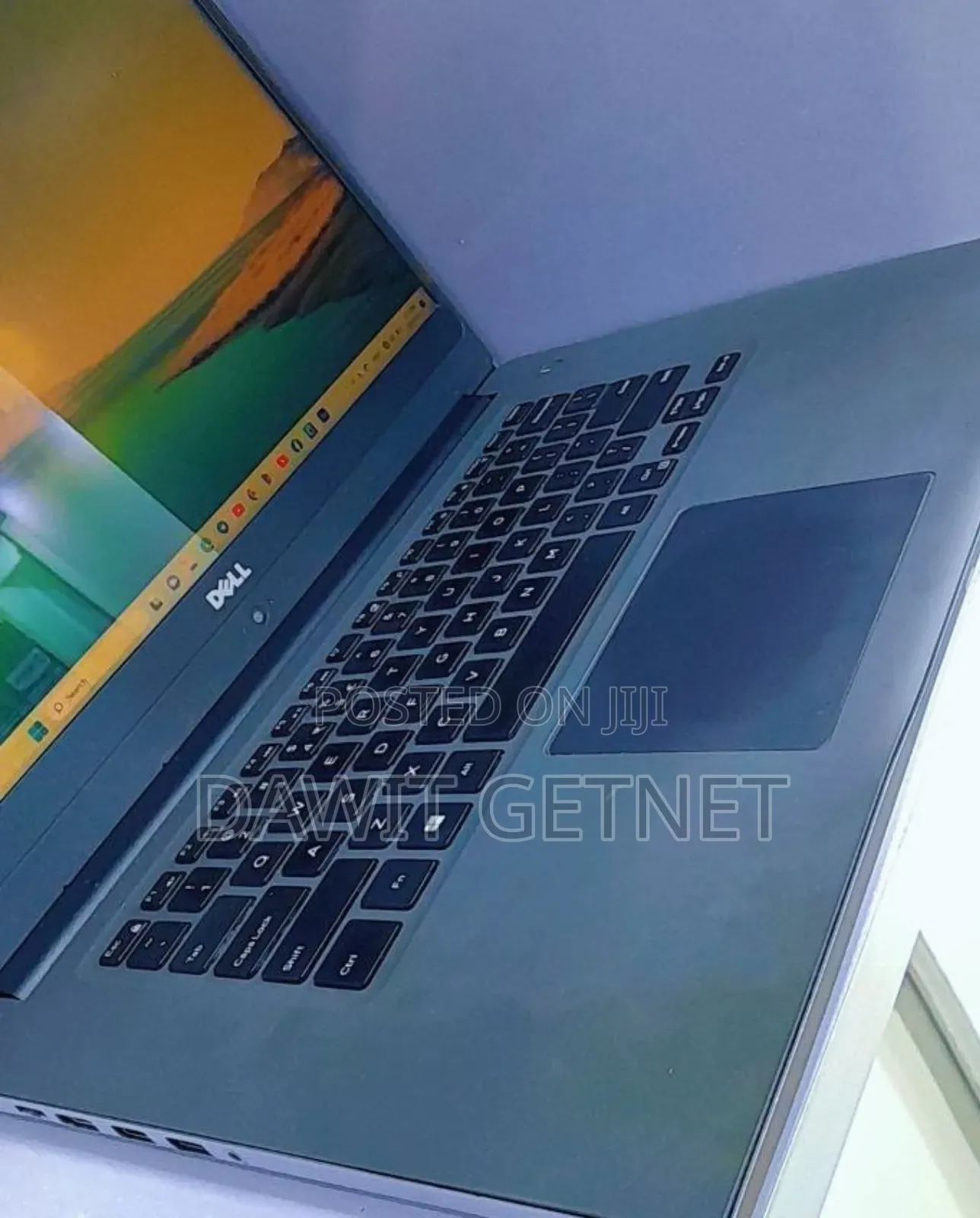 New Laptop Dell Inspiron 15 8GB Intel Core i5 SSD 1T