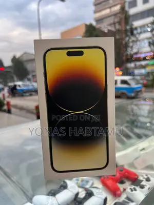 Photo - New Apple iPhone 14 Pro Max 256 GB Gold