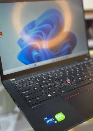 Photo - New Laptop Lenovo ThinkPad Yoga 16GB Intel Core I7 SSD 512GB