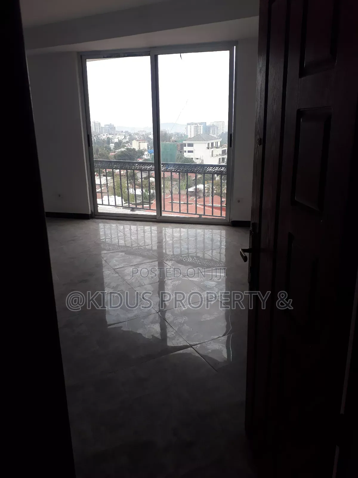 2bdrm Apartment in Golf Clubs, Nifas Silk-Lafto for rent