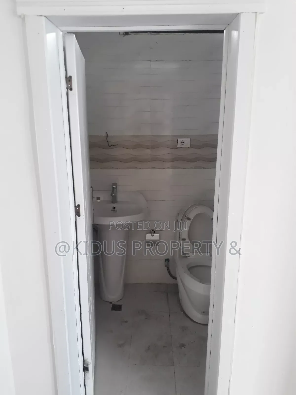 2bdrm Apartment in Golf Clubs, Nifas Silk-Lafto for rent