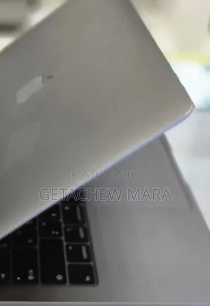 New Laptop Apple MacBook Pro 2019 16GB Intel Core I5 SSD 512GB