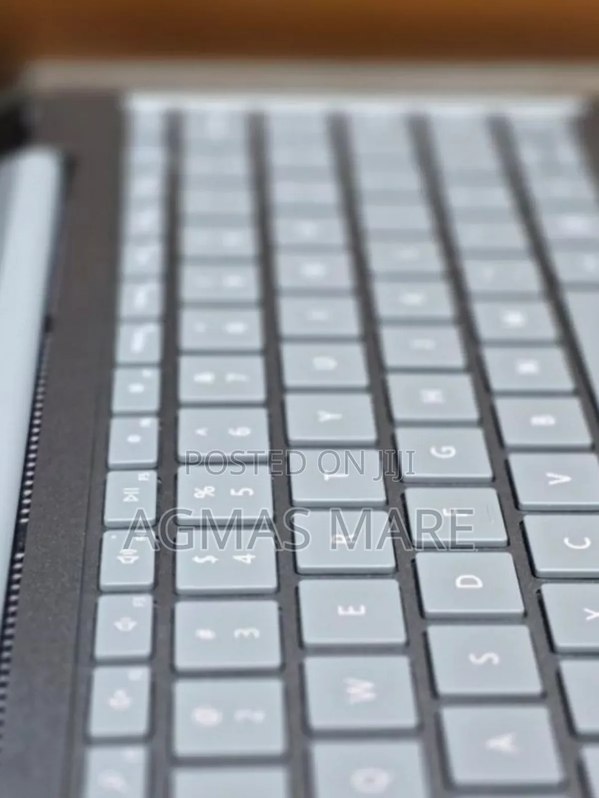 New Laptop Microsoft Surface 8GB Intel Core I5 SSD 256GB