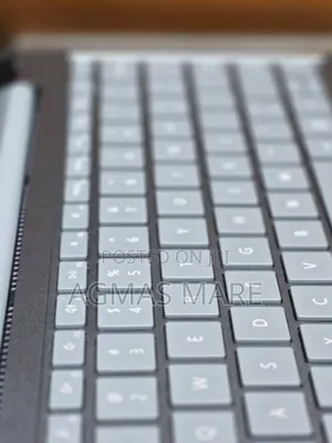 New Laptop Microsoft Surface 8GB Intel Core I5 SSD 256GB