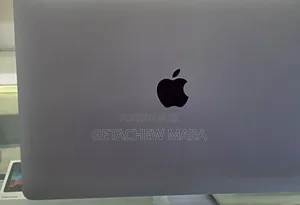 Photo - New Laptop Apple MacBook Pro 2017 16GB Intel Core I7 SSD 512GB