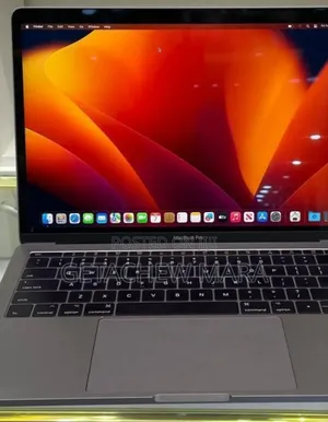 New Laptop Apple MacBook Pro 2017 16GB Intel Core I7 SSD 512GB