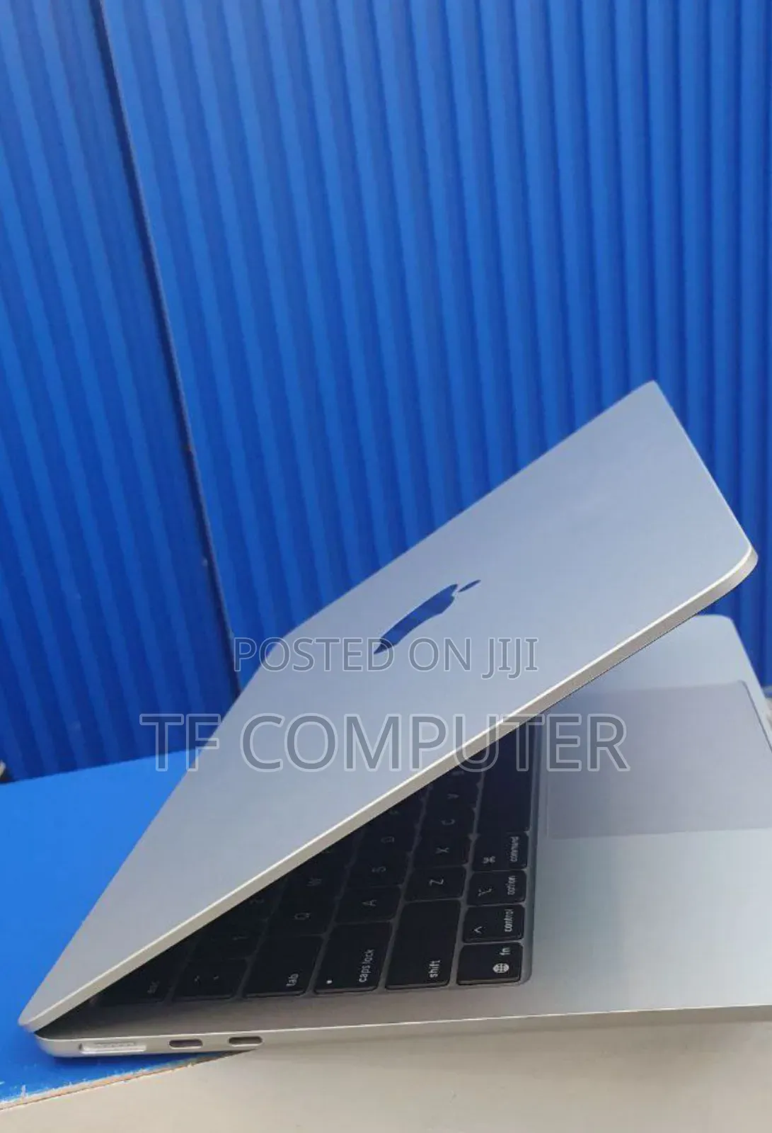 New Laptop Apple MacBook Air 2025 M4 13-Inch 16GB Apple M4 SSD 256GB