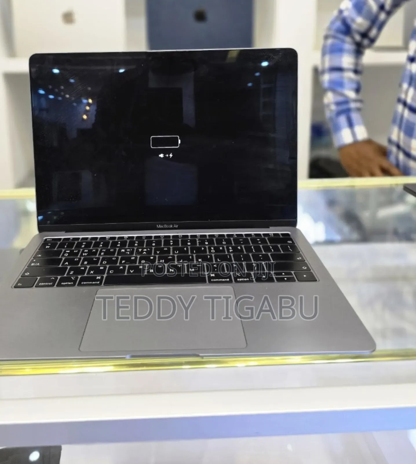 New Laptop Apple MacBook Air 2019 16GB Intel Core I5 SSD 512GB