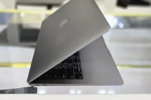 New Laptop Apple MacBook Air 2019 16GB Intel Core I5 SSD 512GB