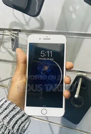 Photo - Apple iPhone 7 Plus 128 GB Gold