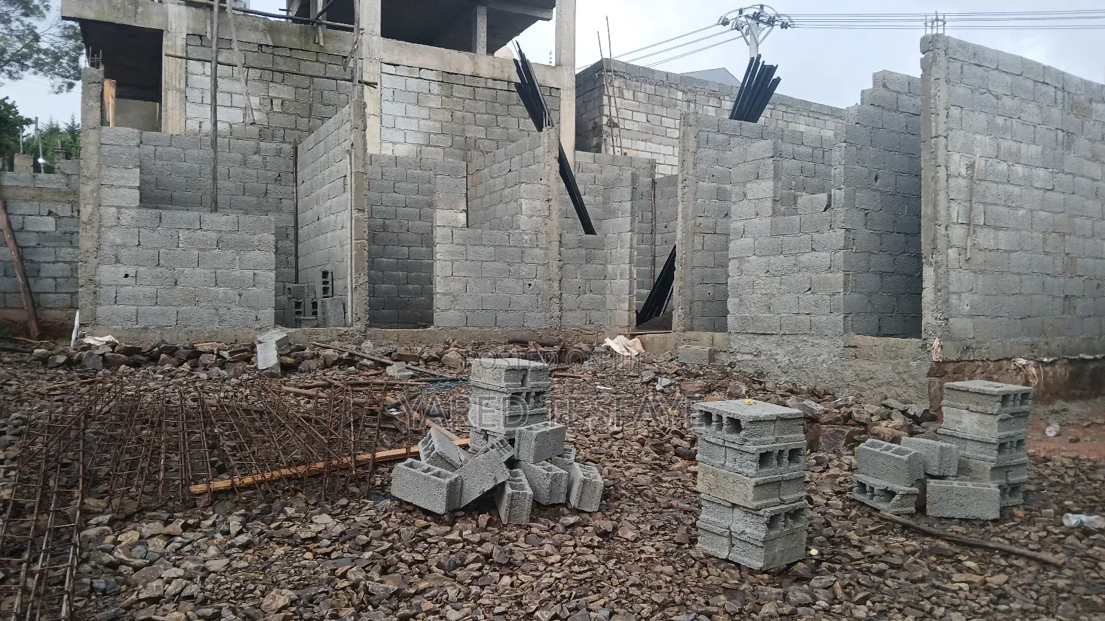 ግንባታ የተጀመረበት የሚሸጥ ቦታ