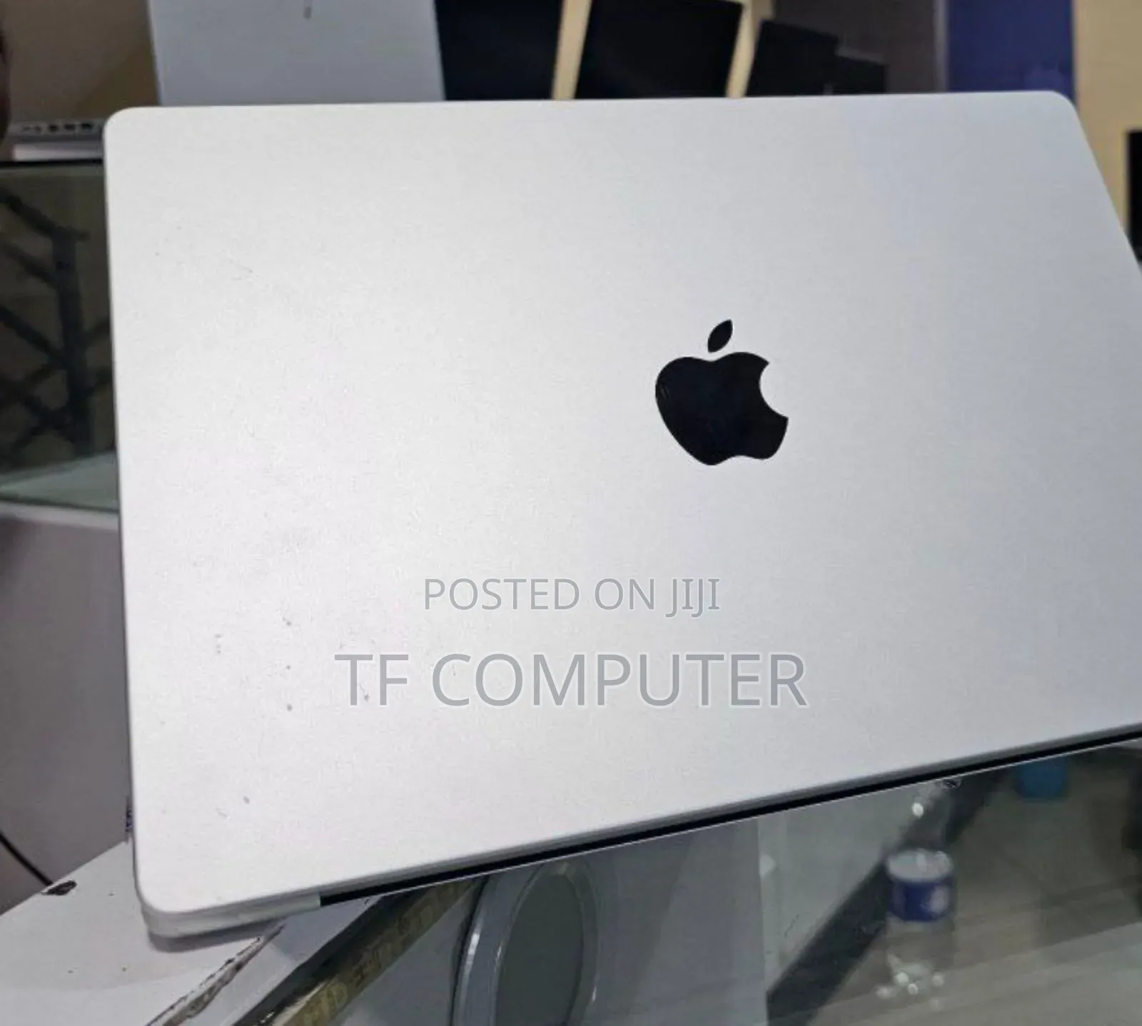 New Laptop Apple MacBook Pro 2023 M3 14-Inch 8GB Apple M3 Pro SSD 512GB