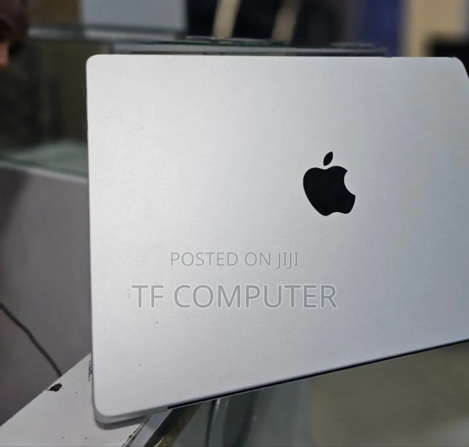 New Laptop Apple MacBook Pro 2023 M3 14-Inch 8GB Apple M3 Pro SSD 512GB