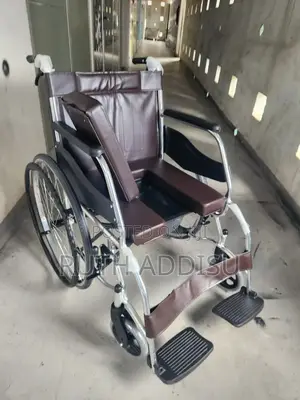 Normal Wheelchair With Popo簾你wheelchair會有wheelchair凳及wheelchair New