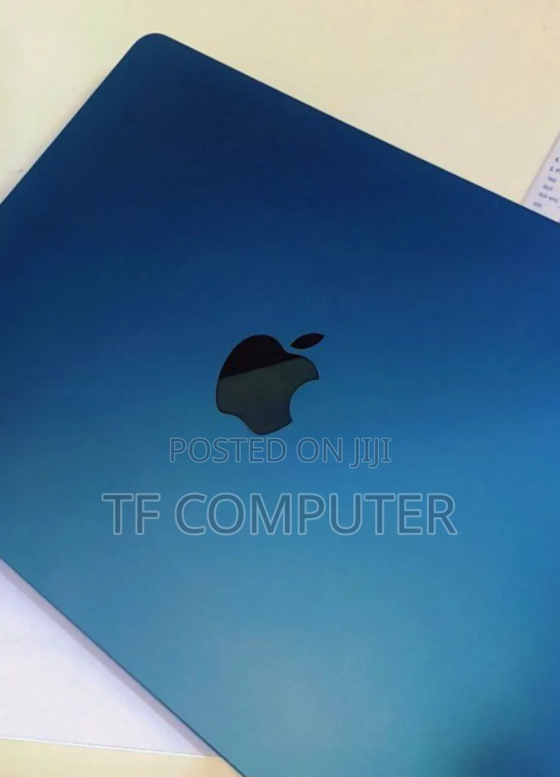 New Laptop Apple MacBook Air 2022 M2 8GB Apple M2 SSD 256GB