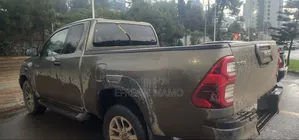Toyota Hilux 2021 Gray