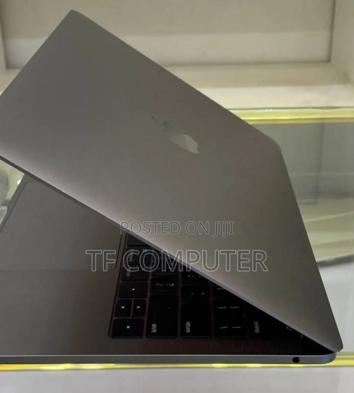 New Laptop Apple MacBook Pro 2017 16GB Intel Core I5 SSD 512GB