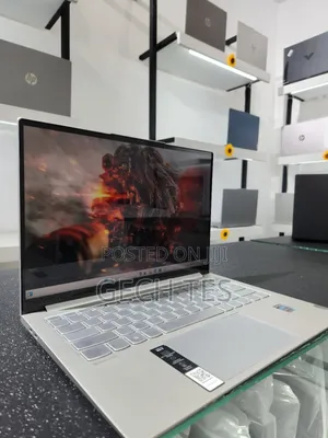New Laptop Lenovo Yoga 7i 16GB Intel Core I7 SSD 512GB