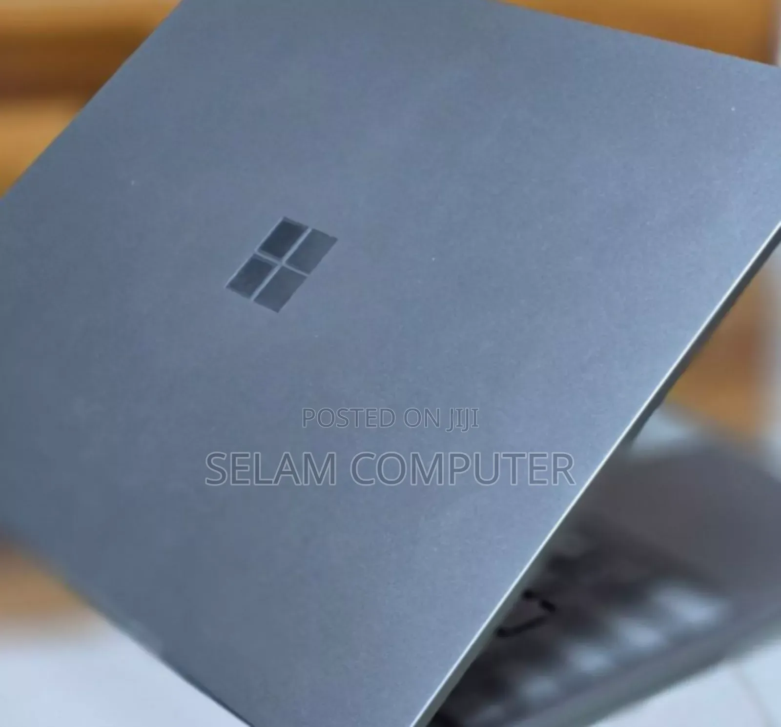 New Laptop Microsoft Surface 8GB Intel Core I5 SSD 256GB