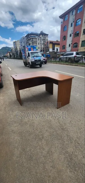 Office L~Shape Table