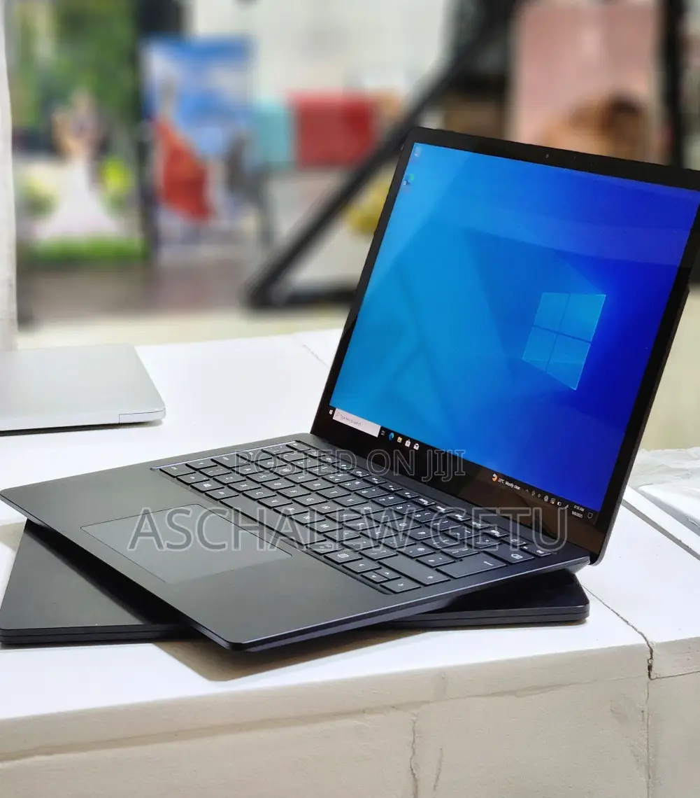 New Laptop Microsoft Surface 16GB Intel Core I7 SSD 512GB