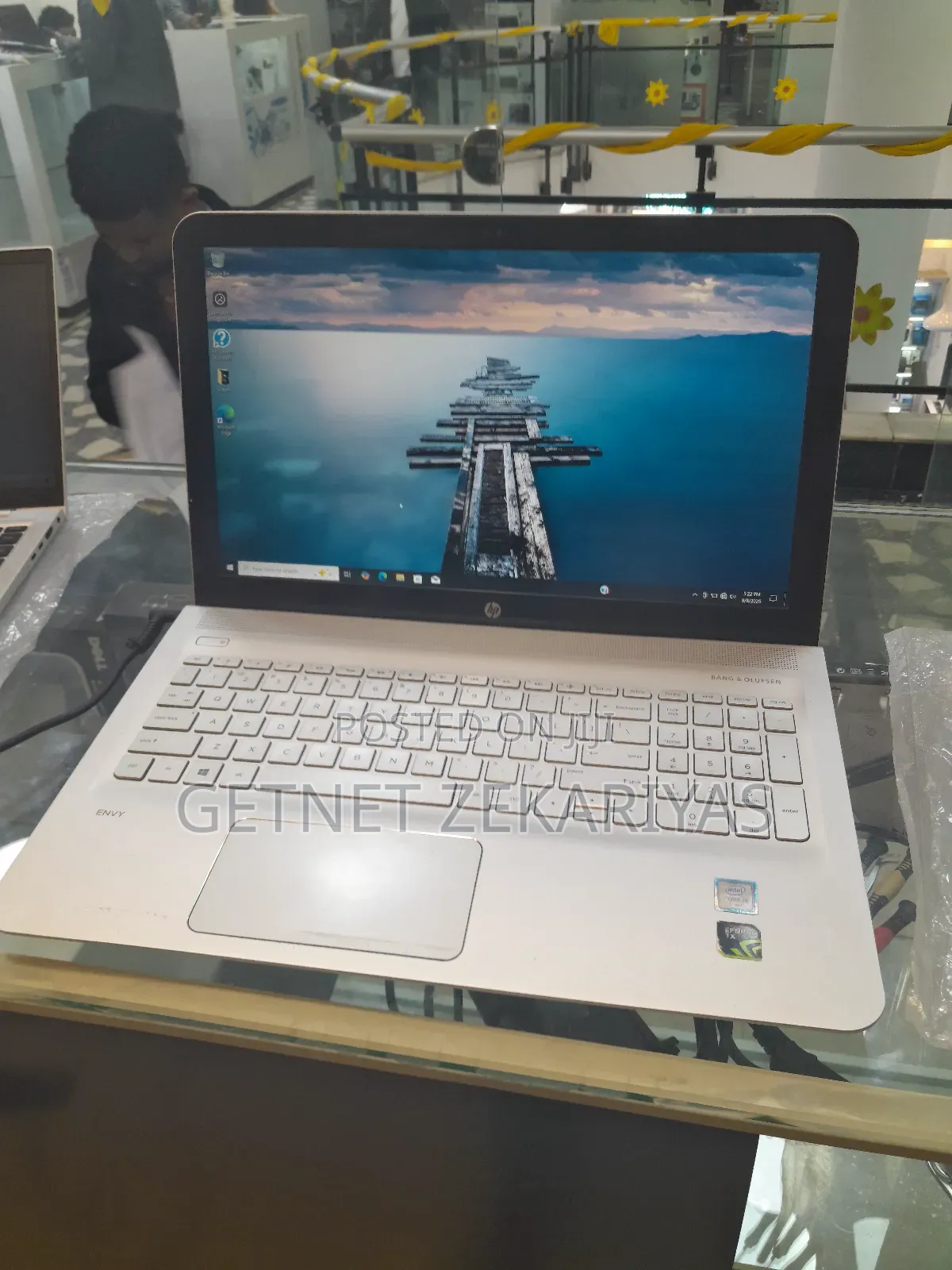 New Laptop HP Envy 15 8GB Intel Core I5 HDD+SSD 128GB