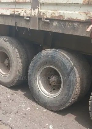 Sino 371hp ሀይቤድ ከነጋሪው •2015 •