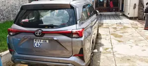 Toyota Veloz 1.5 CVT FWD 2023 Silver