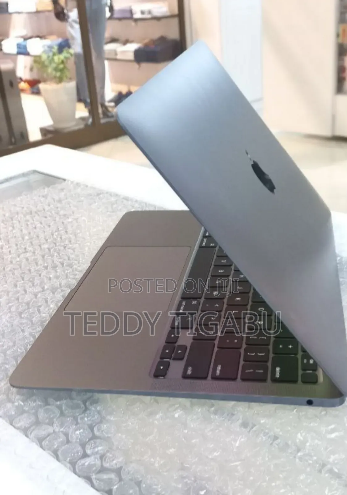 New Laptop Apple MacBook Air 2020 M1 8GB Apple M1 SSD 256GB