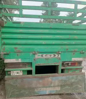 Photo - • ዱባይ ተሳቢ•2015•21 ሽ ታርሃ•60% ጎማ•