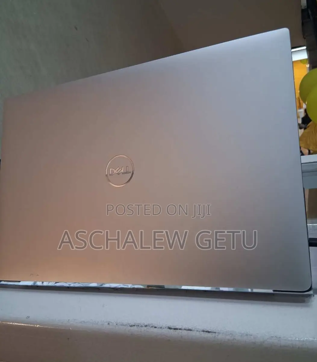 New Laptop Dell Precision 15 3520 16GB Intel Core I7 SSD 512GB