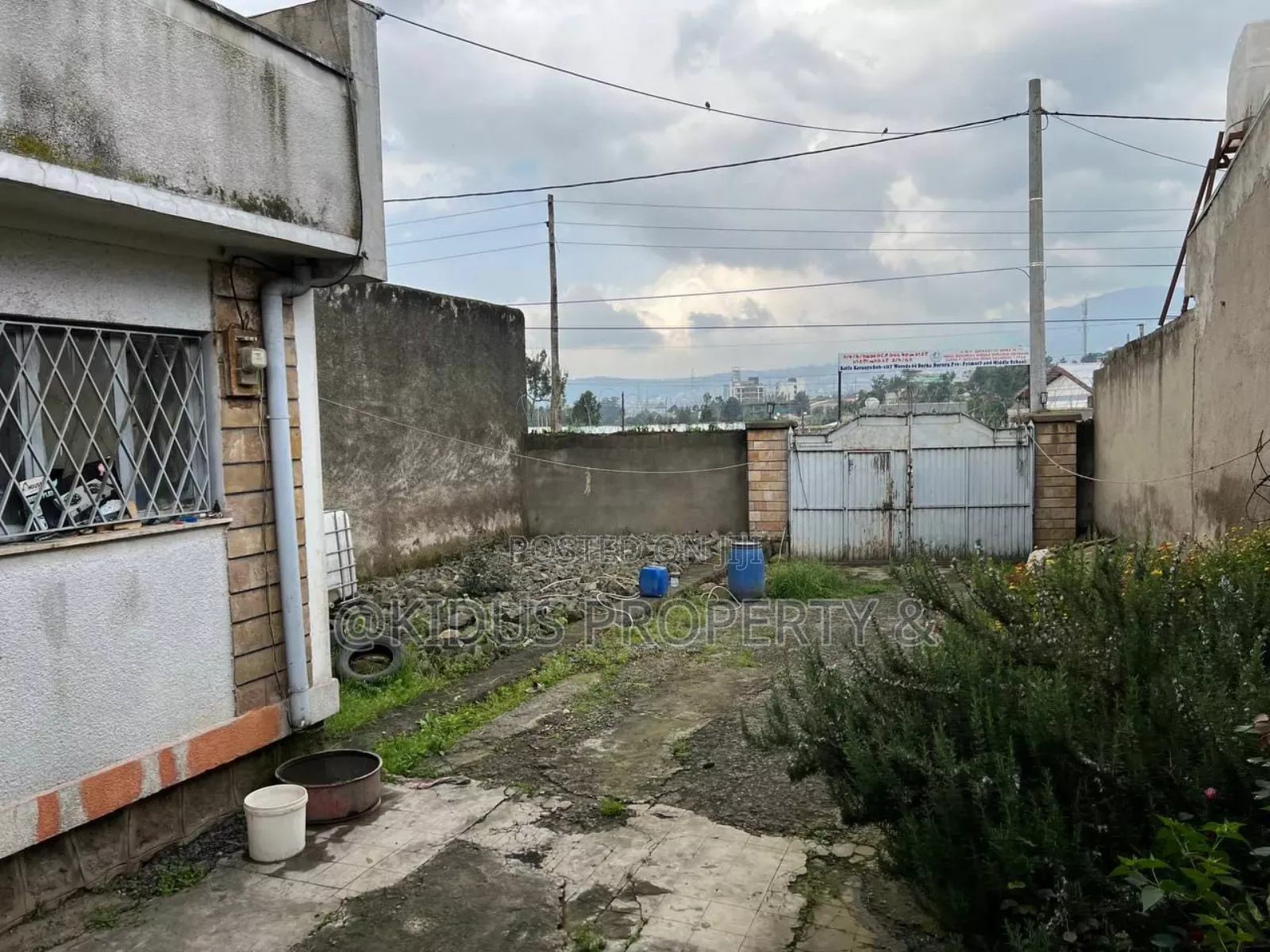 3bdrm House in Ayer Tena(አየር ጤና), Nifas Silk-Lafto for sale