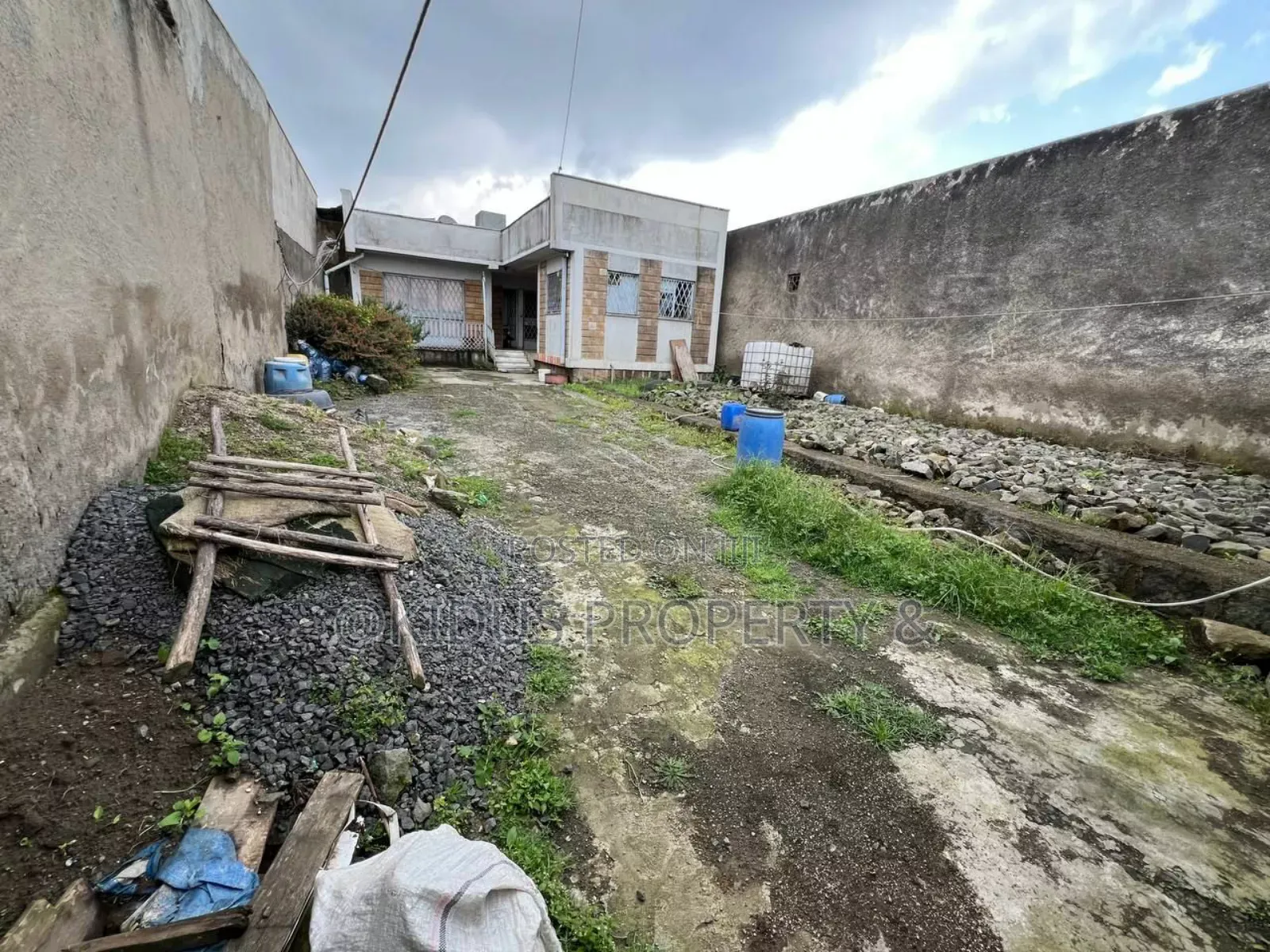 3bdrm House in Ayer Tena(አየር ጤና), Nifas Silk-Lafto for sale