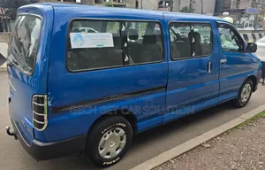Toyota HiAce 2009 Blue