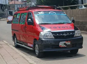 Toyota HiAce 2011 Red