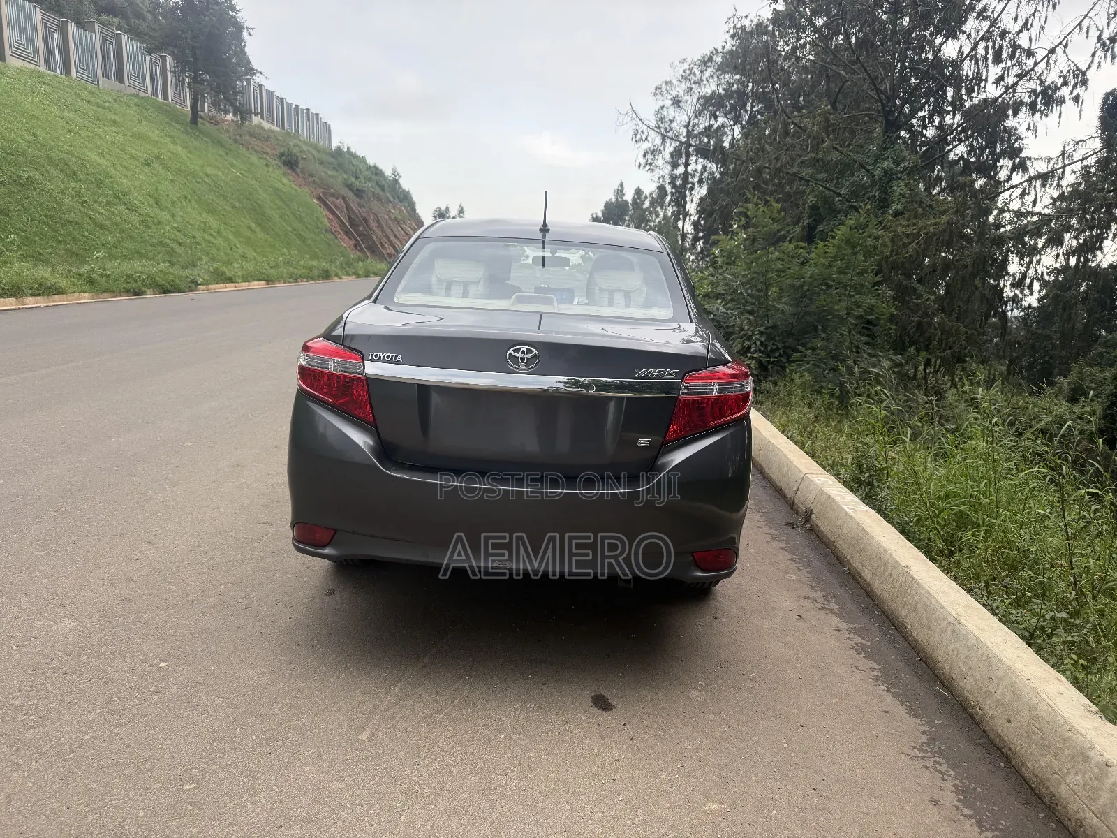 Toyota Yaris 2015 Gray