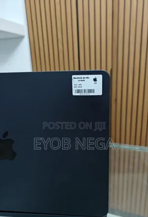 New Laptop Apple MacBook Air 2025 M4 13-Inch 16GB Apple M4 SSD 256GB