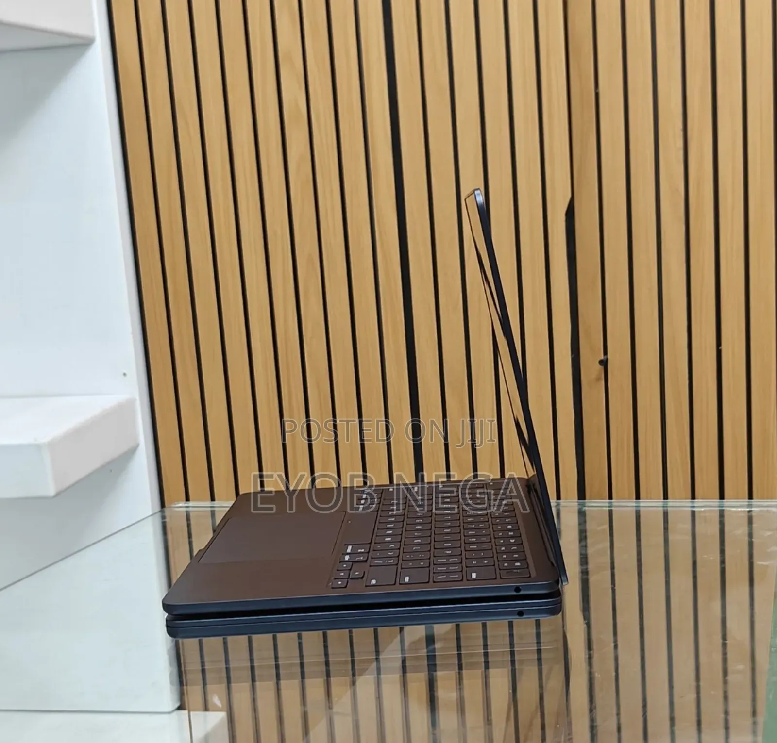 New Laptop Apple MacBook Air 2025 M4 13-Inch 16GB Apple M4 SSD 256GB