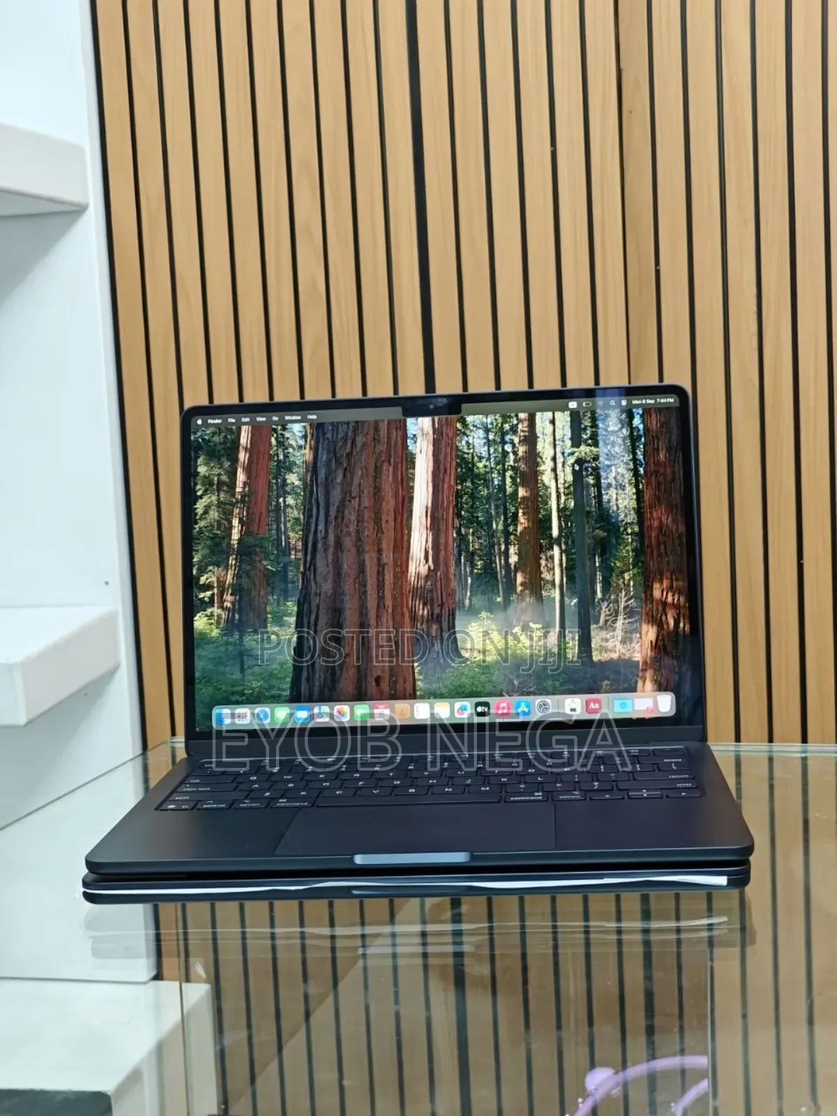 New Laptop Apple MacBook Air 2024 M3 13-Inch 16GB Apple M3 SSD 256GB