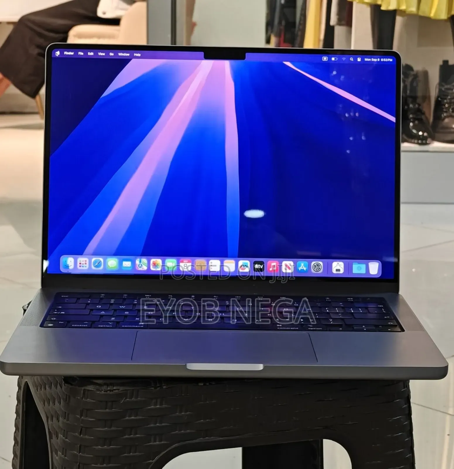 New Laptop Apple MacBook Pro M1 16GB Apple M1 Pro SSD 1T