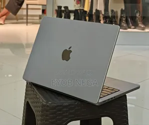 New Laptop Apple MacBook Pro M1 16GB Apple M1 Pro SSD 1T