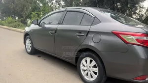 Toyota Yaris 2015 Gray