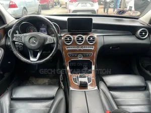 Photo - Mercedes-Benz C180 2015 Black