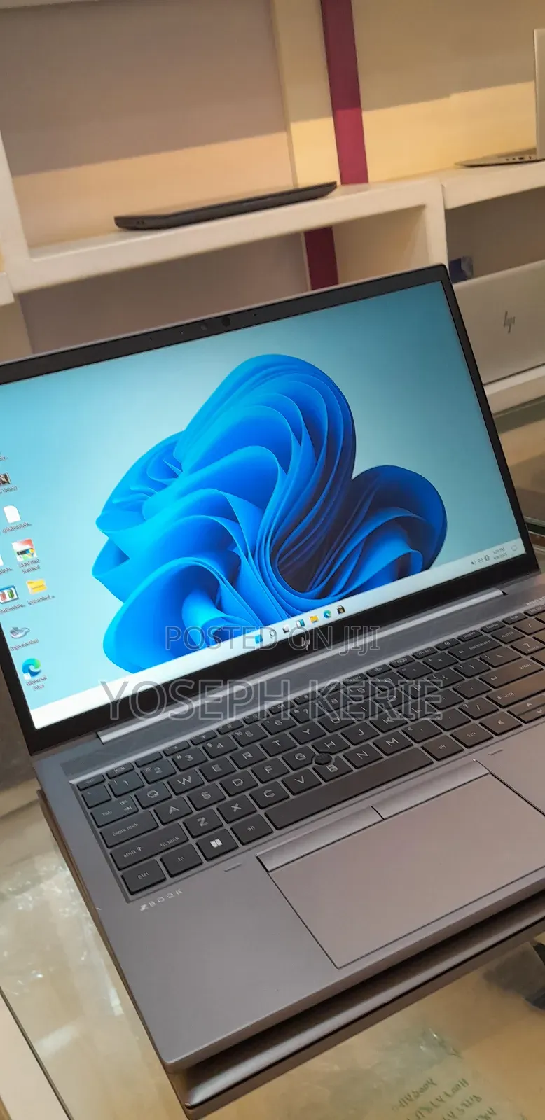 New Laptop HP ZBook Firefly G8 32GB Intel Core I7 SSD 512GB