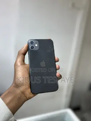 Photo - Apple iPhone 11 128 GB Black